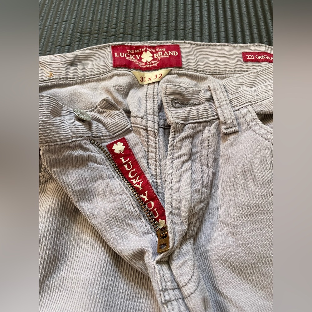 Lucky Brand 211 original straight corduroy 31x32